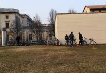 Pipì in campo Marzo, multa da 5 mila euro dopo segnalazione (con foto) di un cittadino Campo Marzo