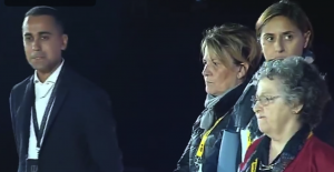 Luigi Di Maio con Milena Zaggia, Barbara Venuti e Giovanna Mazzoni sul palco del Circo Massimo