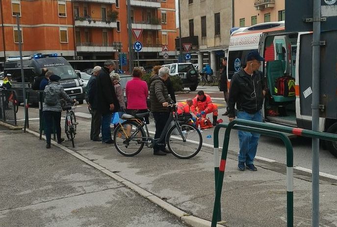 incidente sulle strisce pedonali