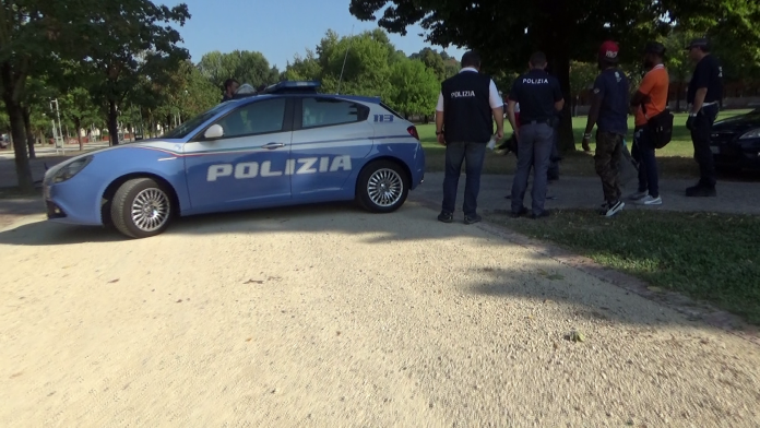 polizia in azione a Campo Marzo