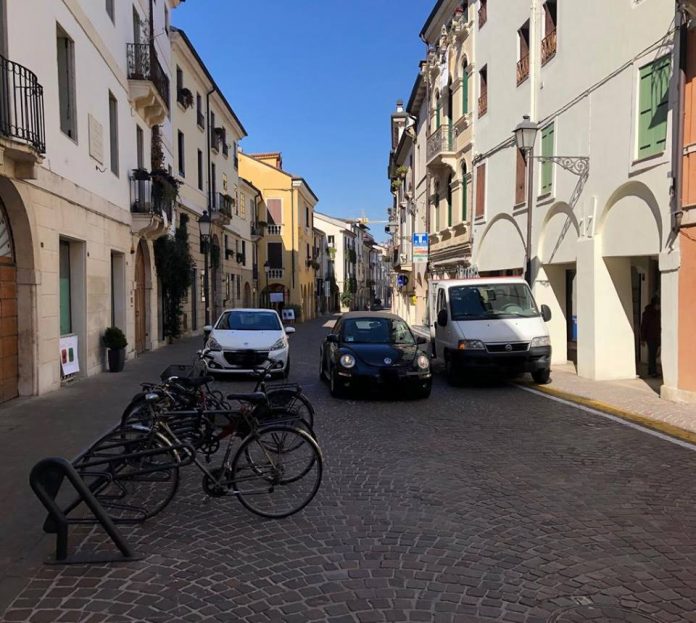 Auto in corso Fogazzaro