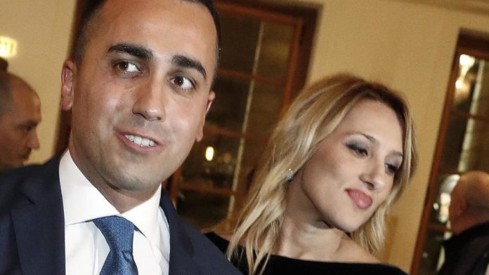 La famiglia di Luigi Di Maio con la fidanzata Virginia Saba?