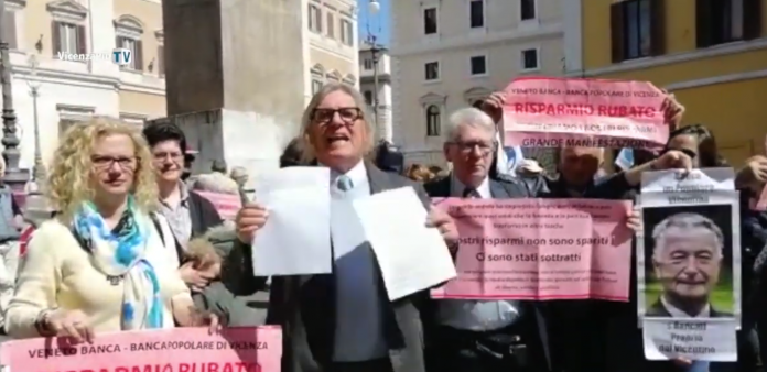 Protesta a Roma dei truffati dalle banche