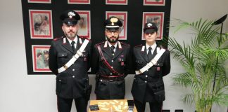 Spacciava hashish all’uscita da scuola: arrestato 22enne indiano