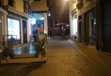 Camionetta dei Vigili del Fuoco “incastrata” in piazza delle Erbe, VicenzaPiù aveva “avvertito” chi di dovere mesi fa Piazza delle Erbe e la strada "ristretta"