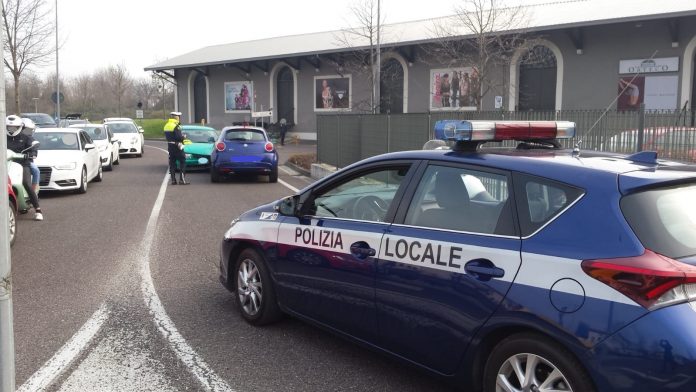 Sinistro stradale con feriti a Schio in via Baccarini di fronte allo spaccio Orteco