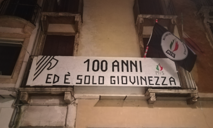 Striscione per centenario Fasci di Combattimento a Vicenza