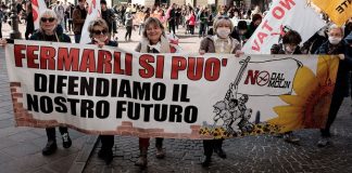 Vicenza militare e americana: il “bignamino” di Emilio Franzina di anni fa ma attualissimo e storico contraltare al festival Gruppo No Dal Molin