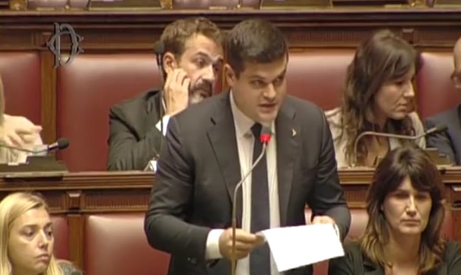 Il deputato Erik Pretto in un suo intervento