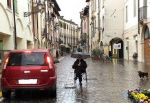 Inquinamento, studenti tornano a protestare: “portiamo le biciclette in mezzo a Corso Fogazzaro”