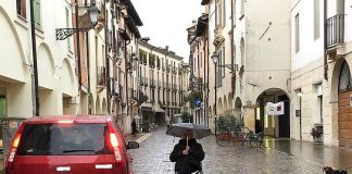 Inquinamento, studenti tornano a protestare: “portiamo le biciclette in mezzo a Corso Fogazzaro”