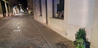 Urla nella notte “Chi comanda a Schio” e atti vandalici: denunciato un 18enne ubriaco