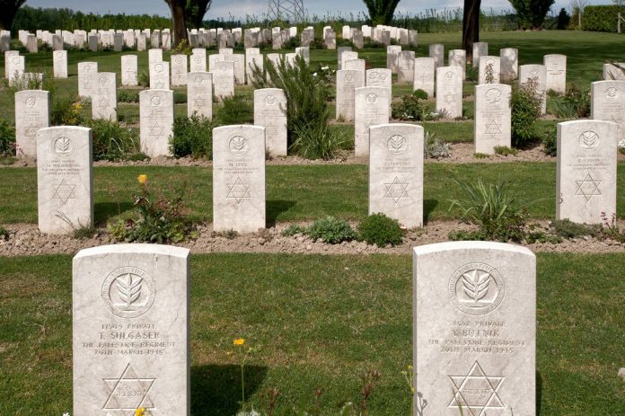 25 aprile, le tombe della Brigata Ebraica a Piangipane