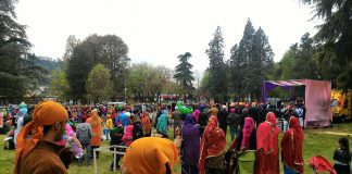 Campo Marzo, centinaia di Sikh “colorano” il sabato pomeriggio