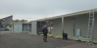 Crollo controsoffitto poste al Mercato Nuovo, posato il container