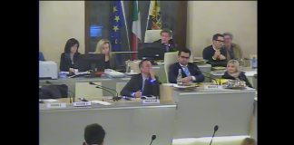 Scontri in Aula comunale per un cartello, Asproso: “già in passato Sorrentino ha ecceduto”