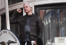 Wikileaks e Assange, Travaglio: “90 per cento del giornalismo italiota è allergico alle notizie”