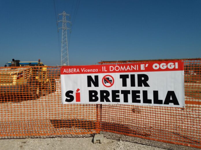 Bretella dell'Albera striscione comitato