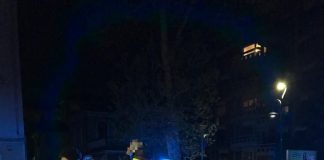 Pedinano l’auto del cliente, poi scatta il blitz: spacciatore arrestato a Mestre dalla Polizia locale. Patente ritirata all’acquirente