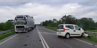 Anziana 78enne invade la corsia opposta e si scontra con autotreno: morta sul colpo