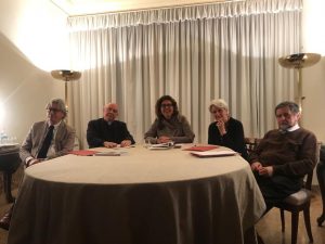 Vertici Fondazione Roi, da sx Mauro Passarin, mons. Francesco Gasparini, Paola Marini (pres.), Margherita Monti (pres. sindaci) e Paolo Menti