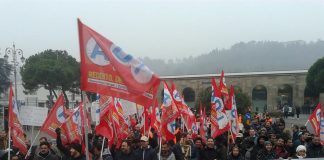 Protesta alla Diesel, a Breganze manifestazione delle lavoratrici. Adl Cobas: “diritti e migliori condizioni lavorative” diesel adl-cobas