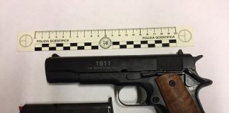 Fermati tre uomini e una studentessa in auto: marjiuana, cocaina e una pistola pronti all’uso pistola a salve