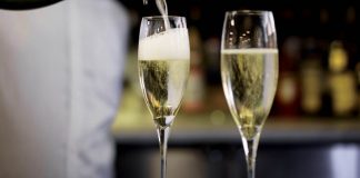 Prosecco nell’Unesco, FQ: “Cin cin” al cemento, hotel al posto di stalle Bollicine Metodo Charmat o Champenoise?