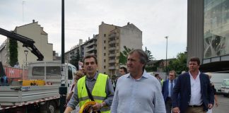 Le ruspe abbattono il vecchio mercato di via Fapanni a Mestre. Da ottobre la nuova struttura