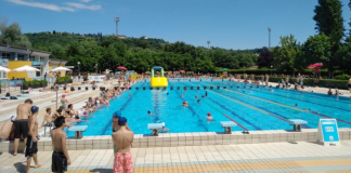 Famiglie numerose in piscina a meta’ prezzo