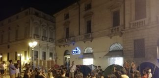“Accampada” in Campo Marzo, i giovani precari vicentini tornano a piantare le tende: “chiediamo rispetto e dignità” Accampada in Piazza Castello, Vicenza 14-06-2019