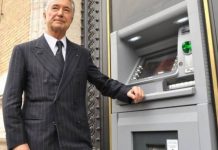 Banca d’Italia e suoi effetti su BPVi e Veneto Banca: li spiegammo già due anni fa. Parte III: il “pupillo” Zonin Il "pupillo" di Banca d'Italia Gianni Zonin al bancomat della BPVi