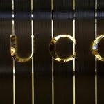 Il gruppo francese Kering con Gucci ha pagato 1.25 mld di euro di tasse, Travaglio: la strada del recupero dell’evasione Kering con Gucci paga 1.25 mld di euro e sana evasione