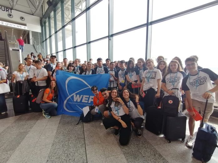 2019-07-09_5d24a675b88c9_PartenzaaeroportoLuglio2019-696x522