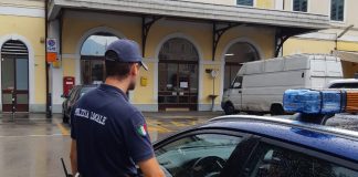 Controlli di Polizia sulle strade e nei negozi: identificate 200 persone, blocco sanitario a un “Africa Market” Polizia locale vicentino