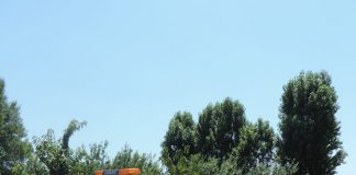 Colpisce con l’auto coppia in moto e non presta soccorso, individuato 26enne e patente ritirata