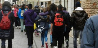 Bando per attività di prevenzione nelle scuole superiori, domande entro il 26 agosto