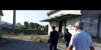 Abusivi, il video del blitz di Rucco, polizia e vigili. Ma se n’erano già andati, dagli “arredi” interni Abusivi