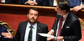 Crisi di Governo, la reputazione online di Conte supera quella di Salvini Giuseppe Conte parla, Matteo Salvini gesticola
