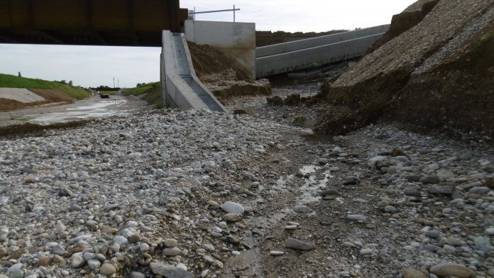 Trevignano, crollo ponte canale PedPedemontana Veneta vista ovest)