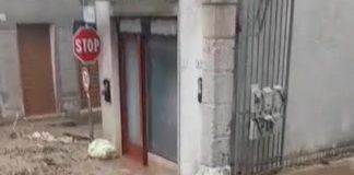 La Protezione Civile e tecnici regionali intervenuti per fronteggiare la grave situazione a Piovene Rocchette maltempo Piovene