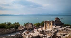 Montecchio Maggiore: Escursione guidata alle Grotte di Catullo e alla Rocca di Manerba del Garda