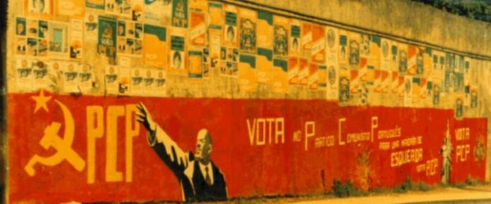 Murales con Lenin e comunismo