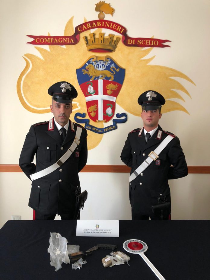 Carabinieri di Schio sequestrano sostanze stupefacenti (foto di archivio)