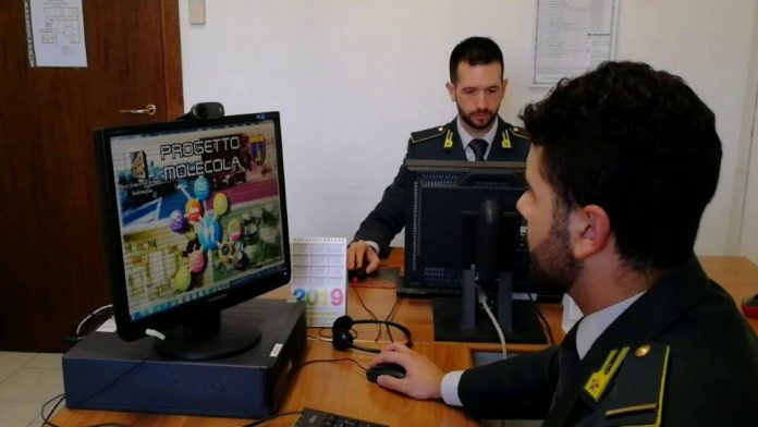 Guardia di Finanza, suoi militari all'opera