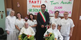 Il sindaco ha festeggiato le concittadine centenarie suor Scolastica e suor Bernardina