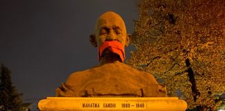 Bavagli rossi alle statue in città a Vicenza, azione di CasaPound contro Facebook e Instagram