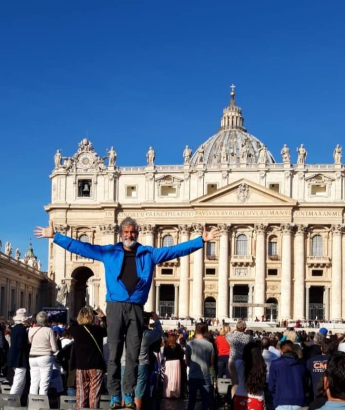 Lucio Zaltron arriva in Vaticano dopo viaggio a piedi da Vicenza a Roma