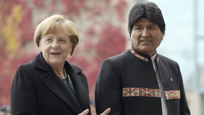 Angela Merkel e Evo Morales (foto Cedoc)