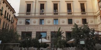 Dehors ex Caffè Garibaldi: la giunta autorizza l’installazione di una struttura esterna